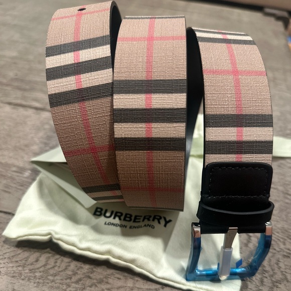 Burberry Check Belt - Picture 4 of 12